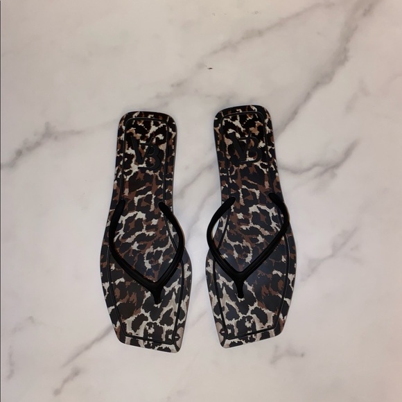 VERONICA BEARD Analee Sandals - Picture 3 of 5